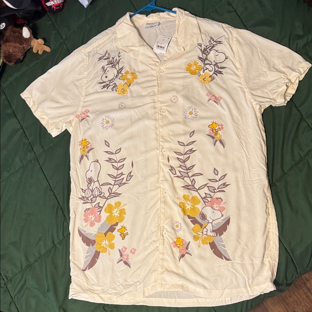 Men's Cream Peanuts Floral Shirt featuring Snoopy and Woodstock
